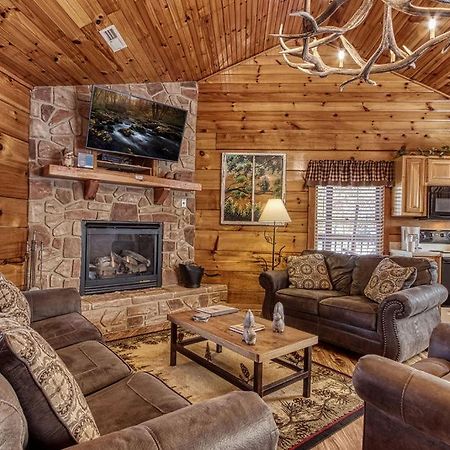 The Nut House, Hot Tub, Game Room, Wifi, 1089 Free Tickets Each Paid Day, Dollywood And More! بيدجن فورج المظهر الخارجي الصورة
