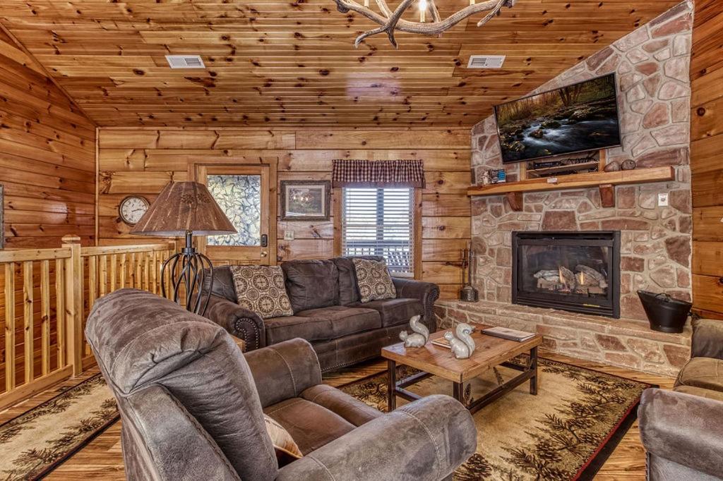 The Nut House, Hot Tub, Game Room, Wifi, 1089 Free Tickets Each Paid Day, Dollywood And More! بيدجن فورج المظهر الخارجي الصورة