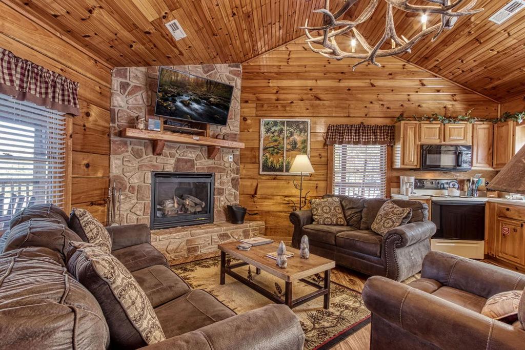 The Nut House, Hot Tub, Game Room, Wifi, 1089 Free Tickets Each Paid Day, Dollywood And More! بيدجن فورج المظهر الخارجي الصورة