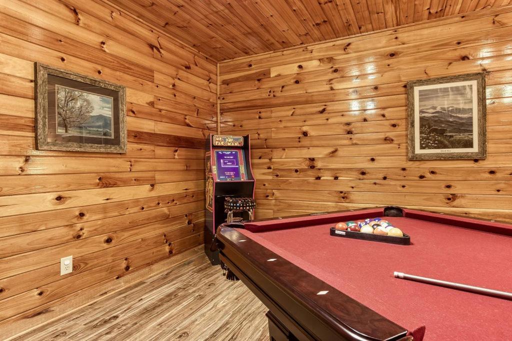 The Nut House, Hot Tub, Game Room, Wifi, 1089 Free Tickets Each Paid Day, Dollywood And More! بيدجن فورج المظهر الخارجي الصورة