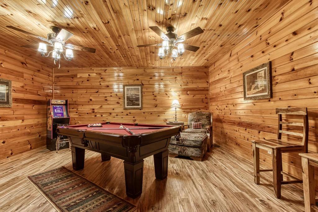 The Nut House, Hot Tub, Game Room, Wifi, 1089 Free Tickets Each Paid Day, Dollywood And More! بيدجن فورج المظهر الخارجي الصورة